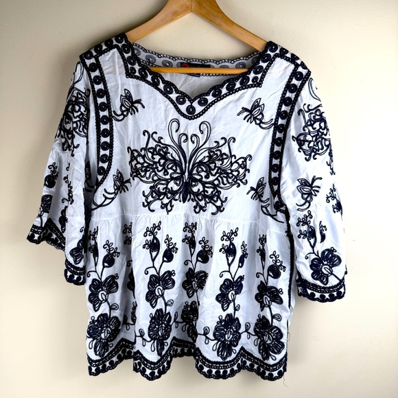 Indigo Poppy Boho Floral Embroidered Baby Doll Top Women’s Size M Blue & White - Picture 1 of 13